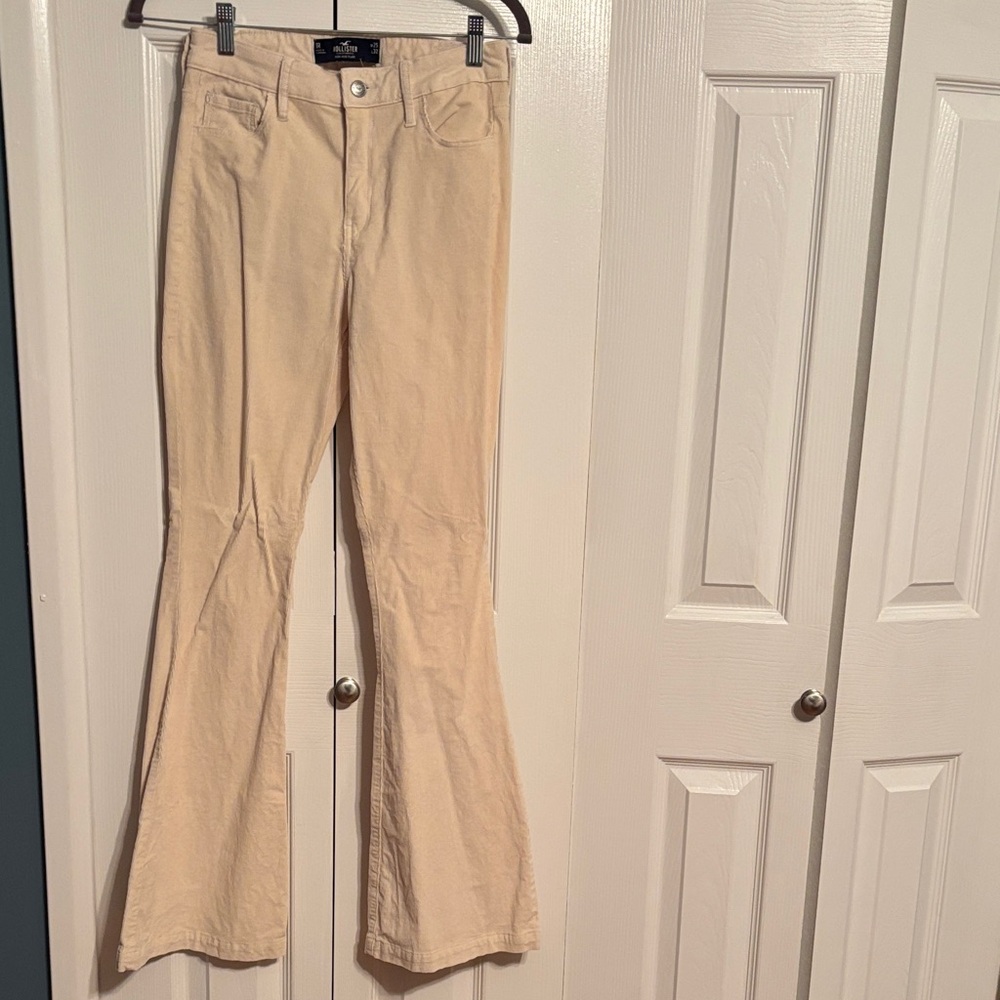 Hollister high rise flare cream corduroy pants size 25x32 NWOT